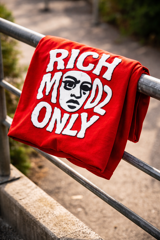 RICH MINDZ ONLY Puff Print Statement Tee